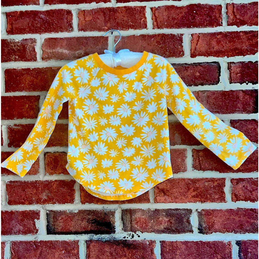 Cat and Jack little girls long sleeve daisy print tshirt